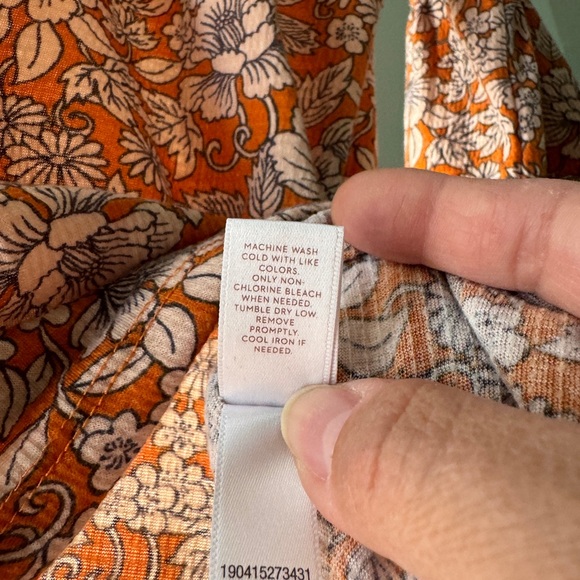 Lauren Conrad 3/4 ruffled sleeve top. Size: extra Small, Color: Orange - Picture 4 of 6